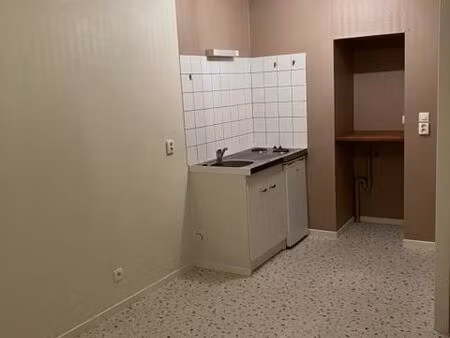 mansle hyper centre-t3-90 m2-tout à pied