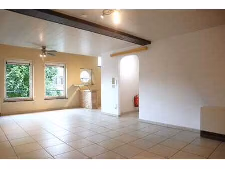 appart. proche de la gare  2 ch  emplacement exterieur