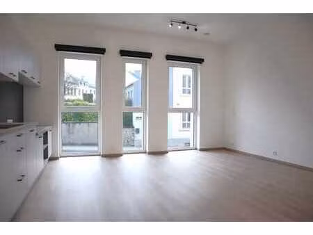 studio non meublé  garage  cave. proche de la gare & centre