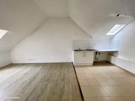 à saisir très bel appartement de trois chambres
