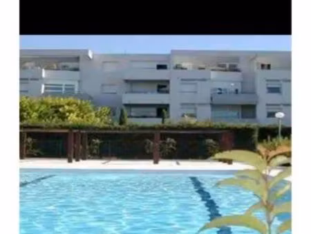 t2 meublé 34 m² – terrasse  garage piscine