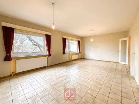 proche du bois beau studio avec terrasse