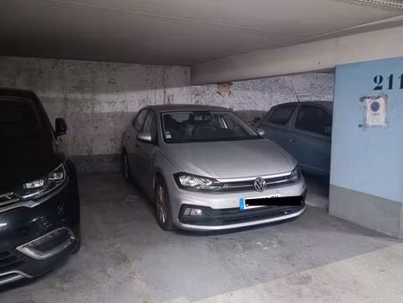 parking/box 10 m² paris