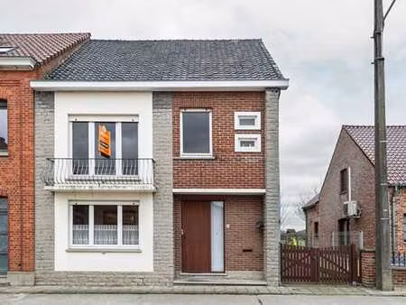 maison 3 façades 3ch avec passage latéral et serre de 180 m²