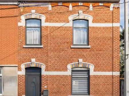 charmante maison 3 chambres  grenier aménageable et jardin