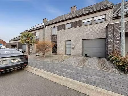 maison 3/4 chambres  180 m²  jardin de 342 m²   garage