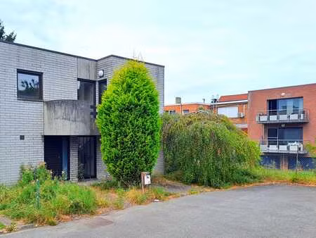 belle et bonne maison 3 façades avec jardin et garage