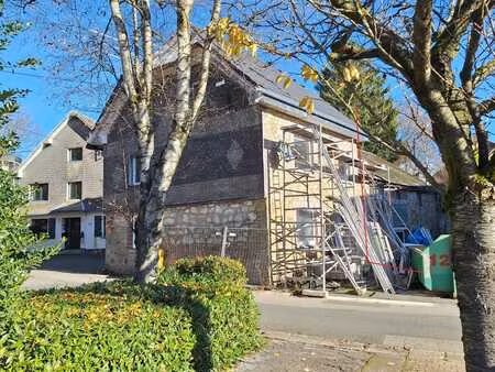 maison unifamiliale rénover avec pl. de parking au centre-vi