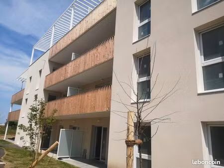 studio 1 pièce 27 m²