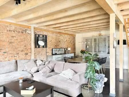 agréable appartement en duplex sis à mesnil-saint-blaise.