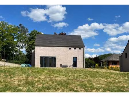 maison 4 façades avec jardin et garage à 20 min de dinant