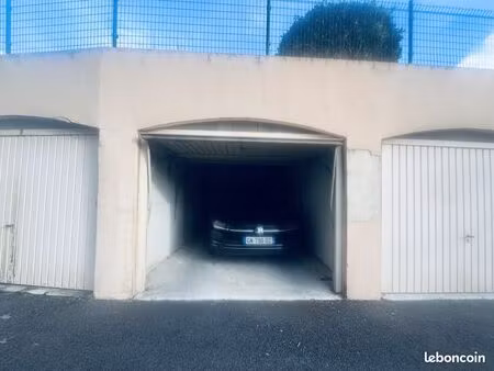 loue garage (box fermé) golfe-juan