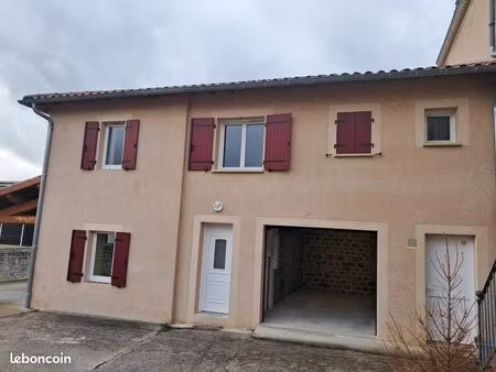 maison de campagne dans petit village