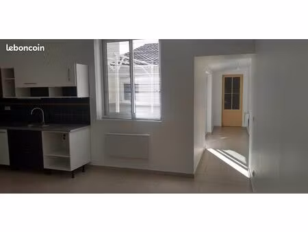 grand appartement lumineux avec patio