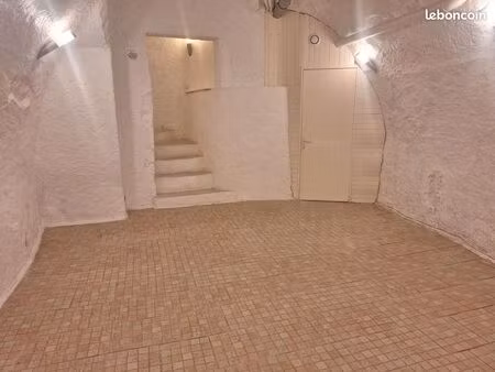 loue local 42m2 en plein centre historique de grasse