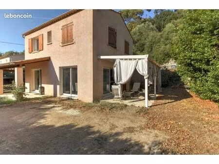 villa 5 pièces 99 m²
