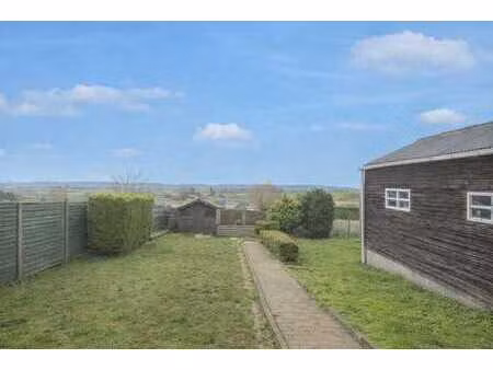 halfopen woning op rustige ligging met verzicht  en veel ...