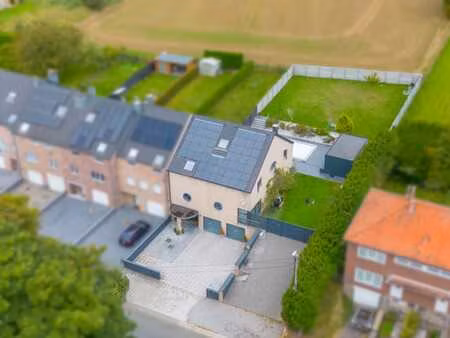 villa contemporaine aux volumes remarquables