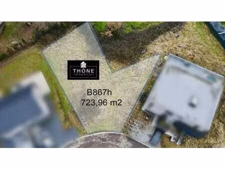 terrain à bâtir dans un environnement calme