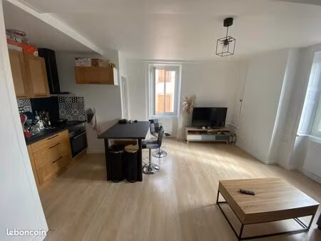 a louer beau f1 de 44m2 proche sigma et cezeaux