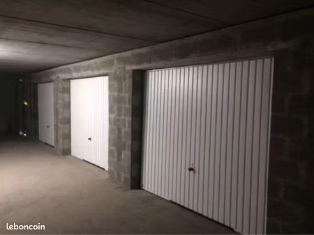 recherche garage à louer