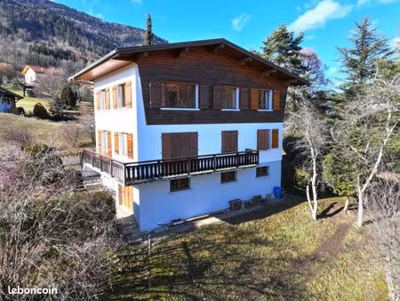 maison 8 pièces 144 m²