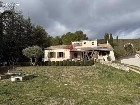 villa 5 pièces 130 m²