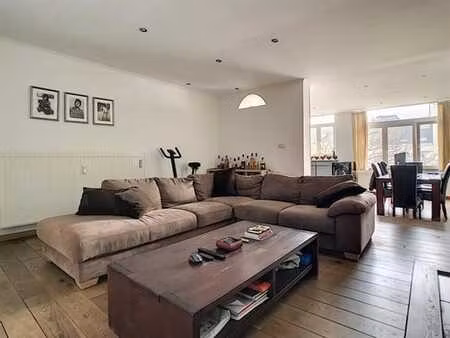 rue de livourne  quartier chatelain- appartement meublé 1 ch