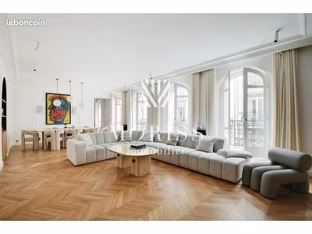 appartement 5 pièces 196 m²