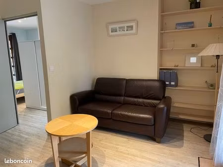 t2 meuble a bruges proche tram pour 1 personne