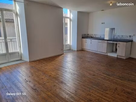 duplex 99m2 dans le centre de joyeuse