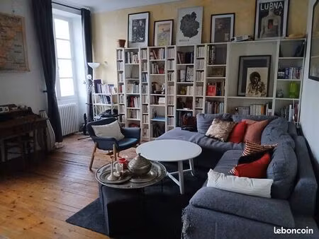 appartement meublé dans l’ancien  2 places de parkings  1 jardin  quartier st donatien st 