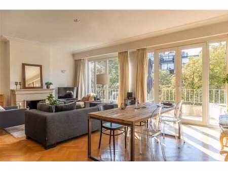 sous compromis ! appartement lumineux avec garage à deux pas