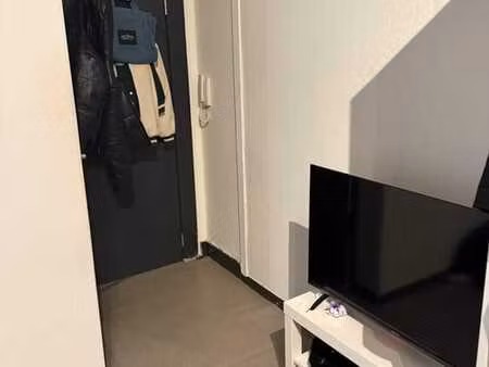 à louer – studio meublé – centre de liège