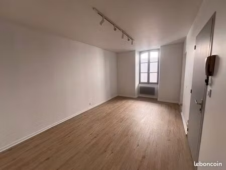 ? studio 30 m² au calme dans petite résidence ?