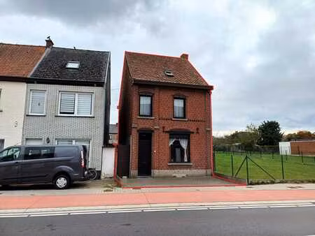 te renoveren woning met tal van mogelijkheden in het cent...