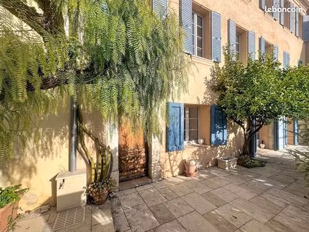 maison 8 pièces 360 m²