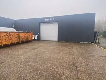 entrepôt de 575 m²