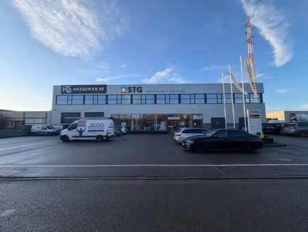 local commercial à louer près de l'e40 à erembodegem !