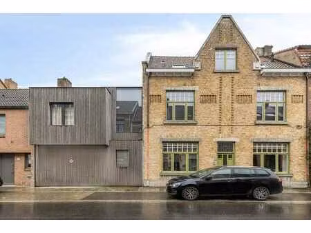 maison élégante avec 5 chambres  3 salles de bains  garage e