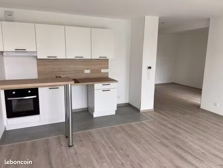 f1 lumineux avec terrasse- sébastopol