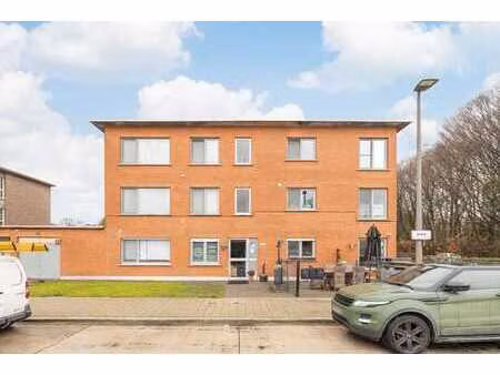 opbrengsteigendom met 3 appartementen te deurne.