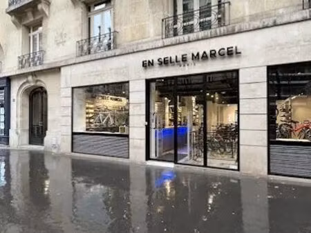 fonds de commerce cycles 139 m²