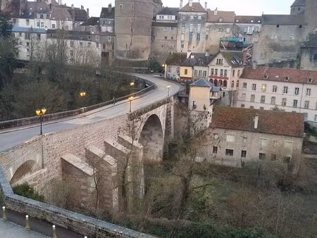t1 meublé - centre historique semur en auxois