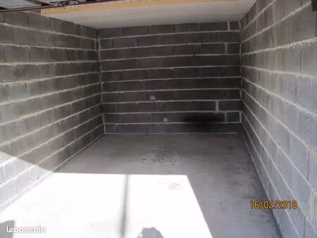 garage a louer près centre ville auxerre