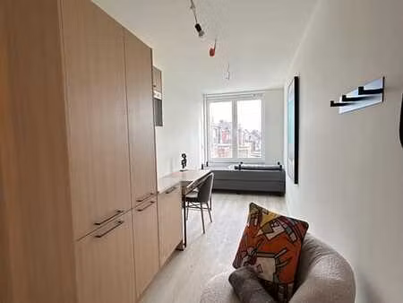 chambre d'étudiant moderne avec salle de bain privée à mali