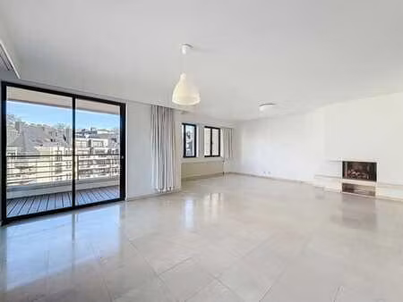 parc brugmann : bel appartement 3 chambres + terrasse