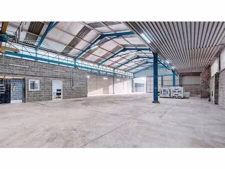 entrepot à louer manage