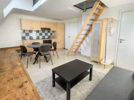 studio avec mezzanine & sdb - centre de mons