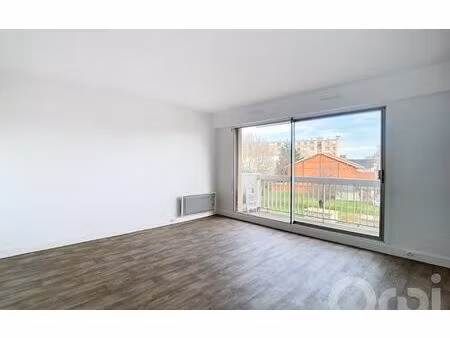 location appartement  32.93 m² t-1 à maisons-alfort  905 €